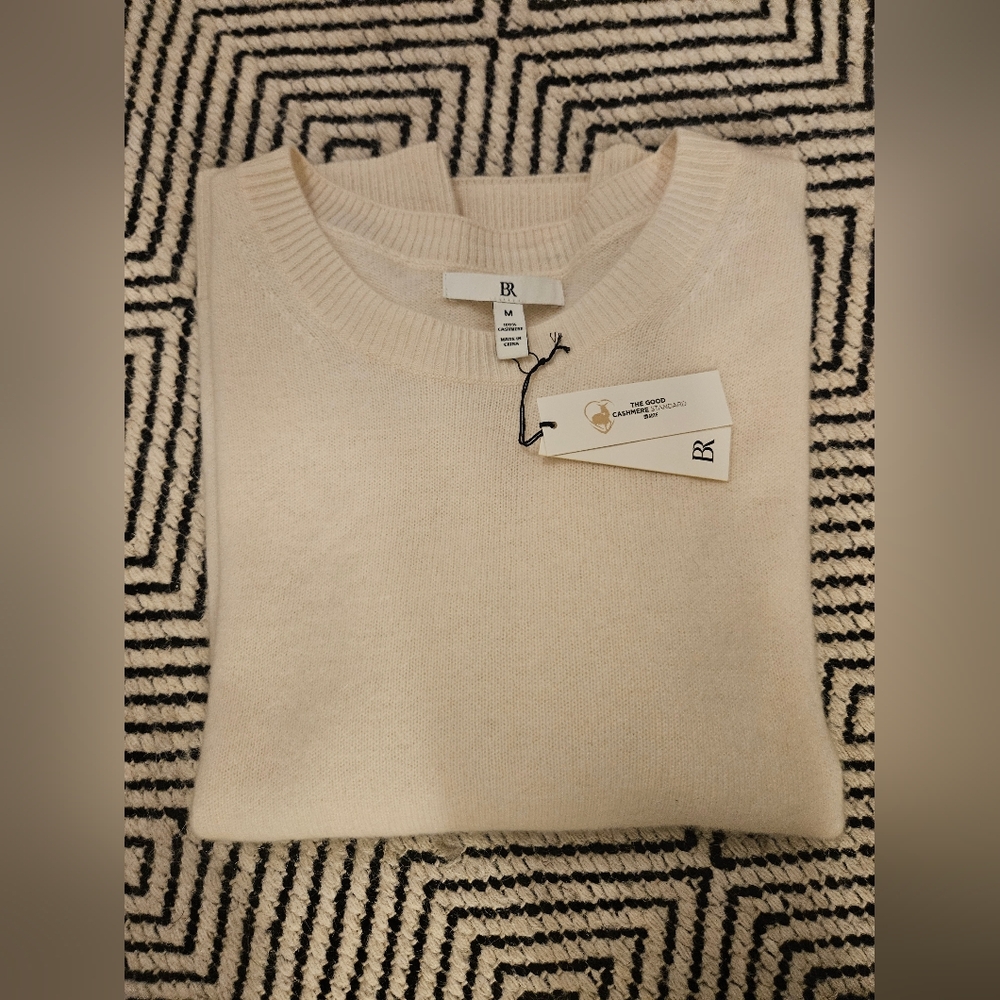 NWT Pristine Banana Republic  Soft Cream 100% Cashmere Sweater- Size M - Picture 8 of 10